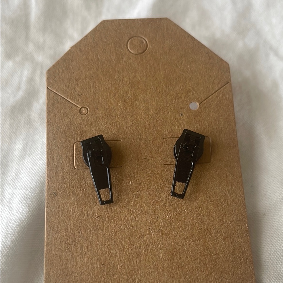 Black Zipper Stud Earrings 5$